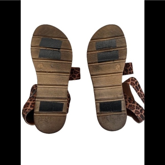Steve Madden Leopard print sandals women’s 8 - Picture 2 of 3